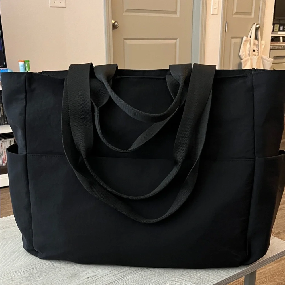 BEIS The Sport Carryall in Black - Picture 9 of 9